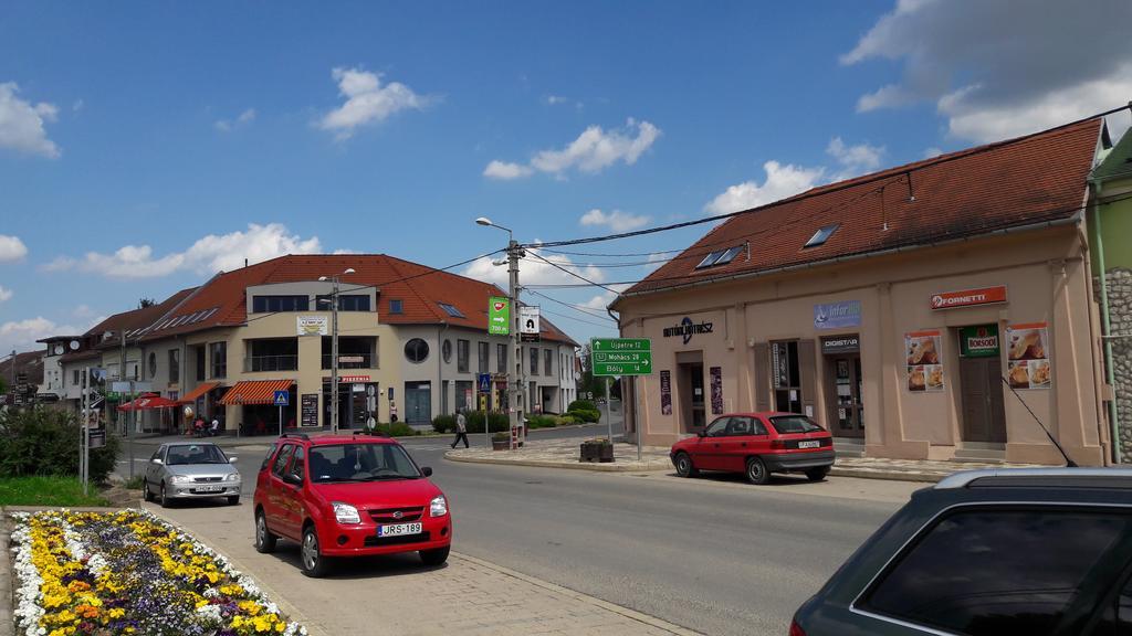 Foter Apartman Villány Exterior photo